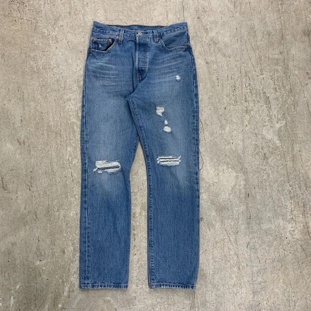 Levis Jeans 28x28 Blue Pants 501 Button Fly Straight Distressed Denim Tag 28x30‎